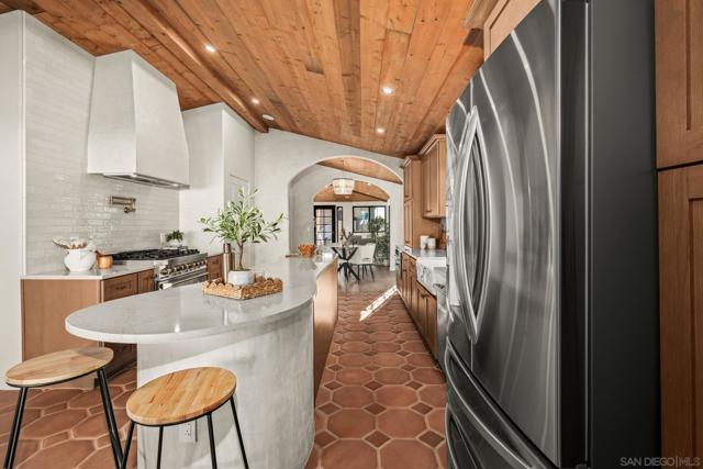 1566 Evergreen St, San Diego CA: https://media.crmls.org/mediaz/583869bc-d74f-4f92-94d7-8fb0ebe4c367.jpg