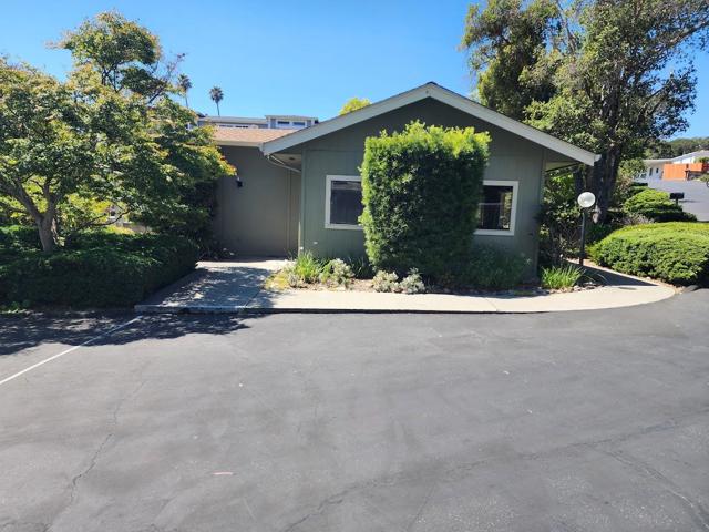 17 Pepperwood Way, Soquel CA: https://media.crmls.org/mediaz/5838ed57-ce60-4cd5-b6f6-8e52fd4ec110.jpg