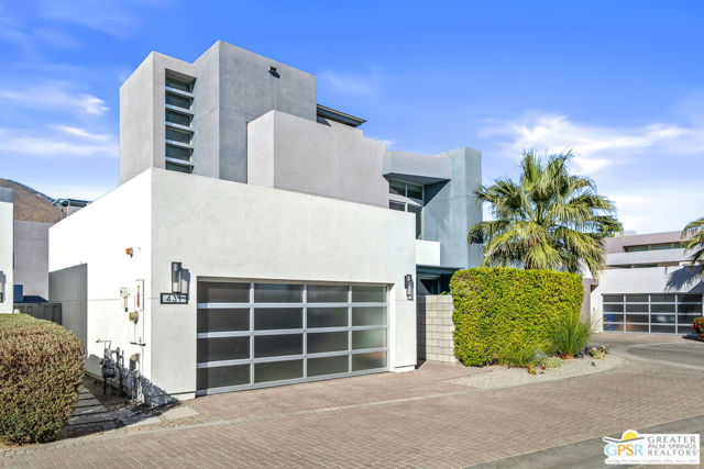 431 Suave Lane, Palm Springs CA: https://media.crmls.org/mediaz/5839145a-8923-4419-8677-7792add6fcea.jpg