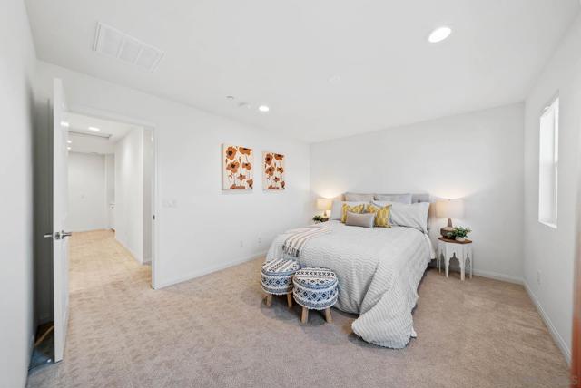 3135 Linwood St, Vista CA: https://media.crmls.org/mediaz/58394ec6-7d72-4107-b89e-0b2333fc5471.jpg
