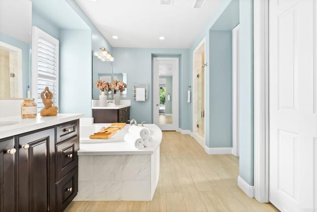 Detail Gallery Image 16 of 22 For 16622 Sweet Leilani Ln, San Diego,  CA 92127 - 4 Beds | 4/1 Baths