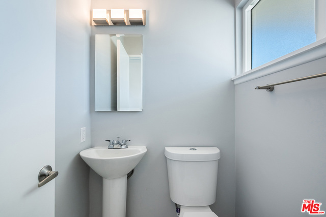 5412 S HOLT Avenue, Los Angeles CA: https://media.crmls.org/mediaz/583a6427-36a1-4485-a44d-b995d3df70db.jpg
