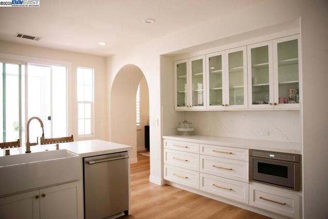 4719 Malayan, San Ramon CA: https://media.crmls.org/mediaz/583a8f0d-e23b-441b-ad1b-54afcbb622e3.jpg