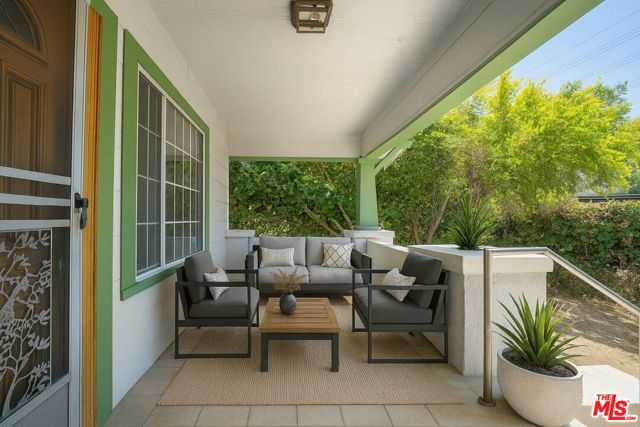 219 S Avenue 60, Los Angeles CA: https://media.crmls.org/mediaz/583a9017-be32-432d-be70-7994a7d882fd.jpg