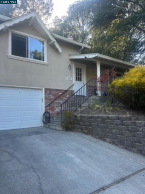 2032 Donald Dr., Moraga CA: https://media.crmls.org/mediaz/583bc8bb-f65c-4ea1-8e2a-11df4b3e5208.jpg