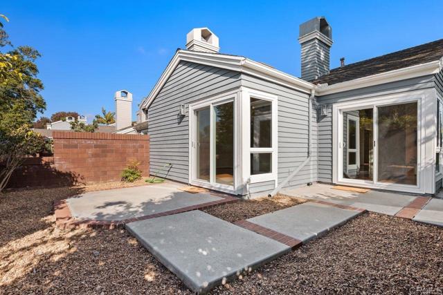 814 Okra Court, Carlsbad CA: https://media.crmls.org/mediaz/583c03d5-4000-4fe6-b8c7-4a38f05c312b.jpg