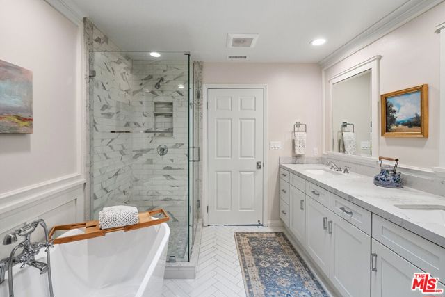 1121 Princeton Street, Santa Monica CA: https://media.crmls.org/mediaz/583c4015-c379-46ea-be08-e4320c55b030.jpg