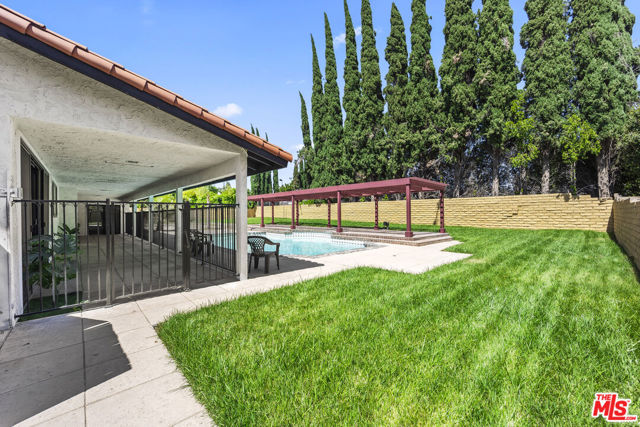 9724 Bothwell Road, Northridge CA: https://media.crmls.org/mediaz/583cd037-20b3-468e-adae-04b8712fa82d.jpg