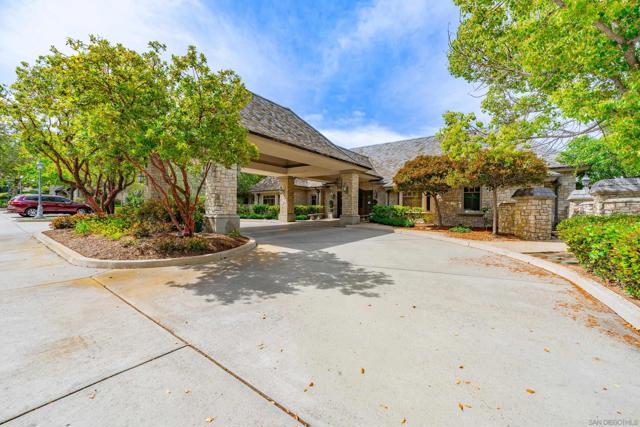 1964 Tracy Ct, Fallbrook CA: https://media.crmls.org/mediaz/583d891c-c2d2-47d6-b9b5-c6d3d2236187.jpg