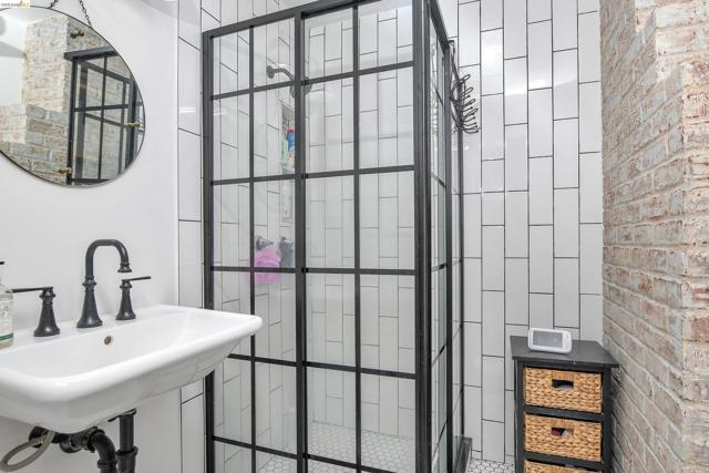 2661 Walnut Blvd, Brentwood (CC) CA: https://media.crmls.org/mediaz/583e1225-648c-41f5-bd0c-da06c5116969.jpg