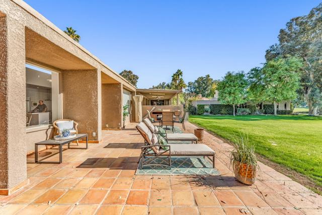 511 Desert West Drive, Rancho Mirage CA: https://media.crmls.org/mediaz/583e72aa-f4f2-4d81-8461-0c910d967222.jpg