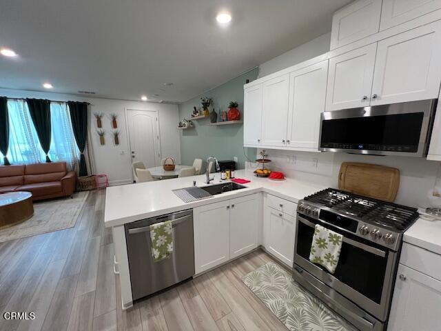 2563 LIttle Rock Lane, Simi Valley CA: https://media.crmls.org/mediaz/583e9359-babe-41f7-b275-c3ad6198d73b.jpg