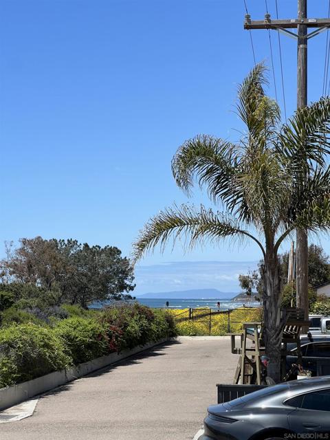 505 N Cedros, Solana Beach CA: https://media.crmls.org/mediaz/583eb95f-18ab-4118-8f8e-fc966331b5ad.jpg