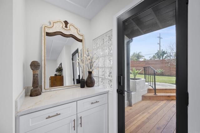 3710 Milan Street, Point Loma CA: https://media.crmls.org/mediaz/58401ebd-e8c3-424a-bad0-48de68882bec.jpg