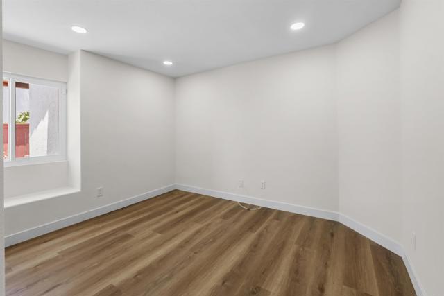 718 Lockwood Place, Oceanside CA: https://media.crmls.org/mediaz/584081f2-8632-4c37-b03a-40693b95c4cb.jpg