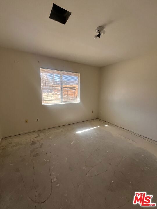 61627 Capilla Drive, Joshua Tree CA: https://media.crmls.org/mediaz/5840ba17-abbf-4373-ab8f-158a63be5237.jpg