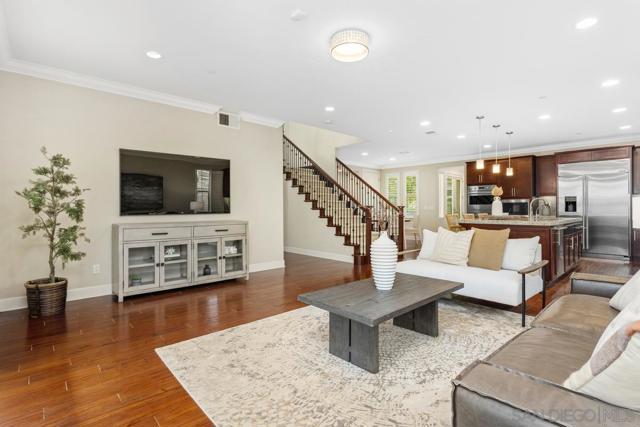 6336 Sagebrush Bend Way, San Diego CA: https://media.crmls.org/mediaz/58425d02-c063-4cf4-961a-d83305e612d8.jpg