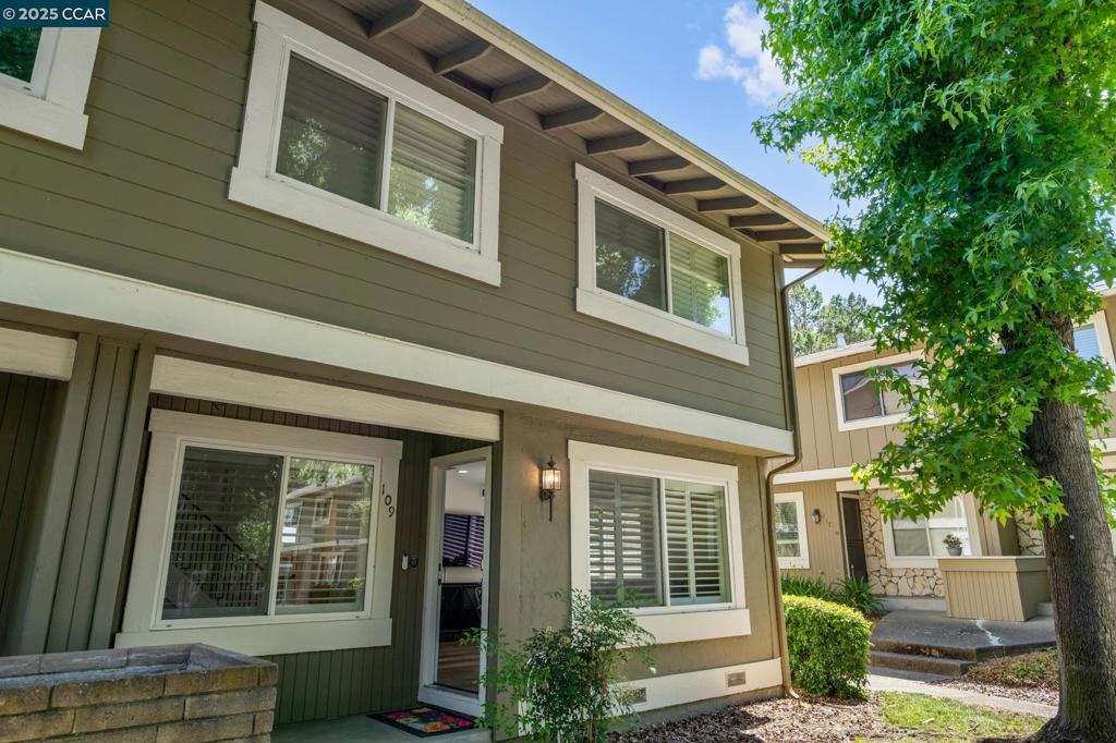 109 Summerside Cir