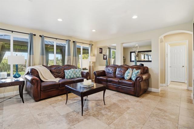 1332 Carneros Valley st, Chula Vista CA: https://media.crmls.org/mediaz/58428bf5-333c-4ca0-b6fd-3ce682d7eca8.jpg