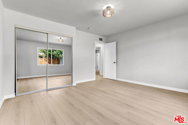 23335 Schoolcraft Street, West Hills CA: https://media.crmls.org/mediaz/5842a576-fcf3-46a1-924e-19c4b9c9a163.jpg