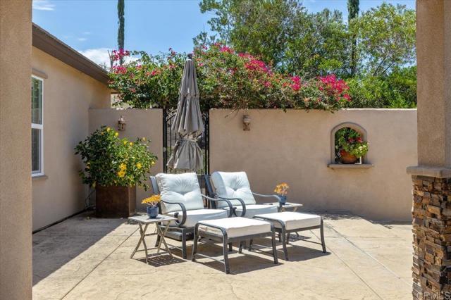 31662 Orange Blossom Ct, Valley Center CA: https://media.crmls.org/mediaz/5842b872-f719-4ad2-9ca9-24a4b8606da9.jpg