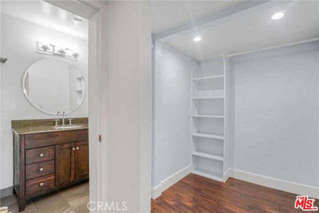 5003 Tilden Avenue, Sherman Oaks CA: https://media.crmls.org/mediaz/5842cd91-2512-4ed5-927d-3b9a3fbfc6c2.jpg