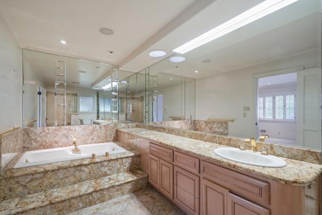 730 Hillsborough Boulevard, Hillsborough CA: https://media.crmls.org/mediaz/58430906-0275-4889-bf08-f6d242a251a2.jpg