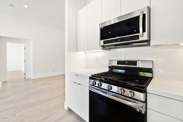 Image 21 of 41 For 49651 Lincoln Drive