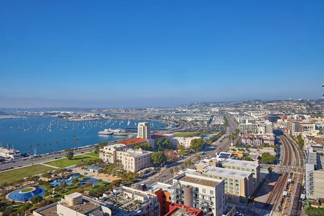 1388 Kettner Blvd, San Diego CA: https://media.crmls.org/mediaz/584401bc-9db7-40fa-bfee-b0ccd954c111.jpg