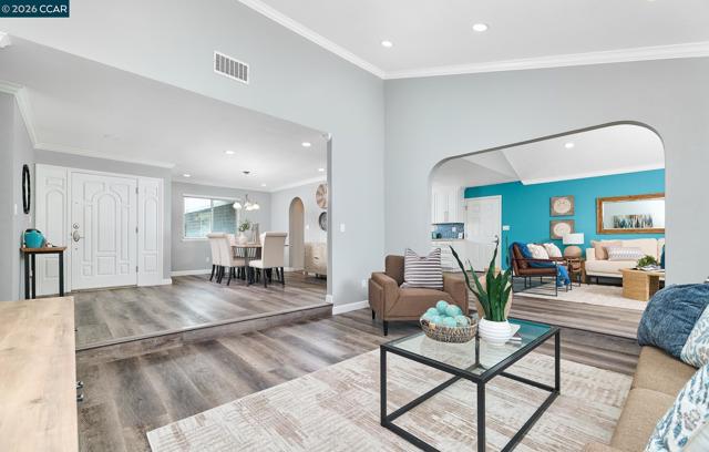 Image 3 of 43 For 23 Capistrano Ct