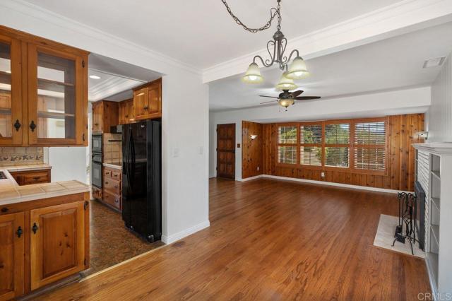 10720 Eureka Rd, Spring Valley CA: https://media.crmls.org/mediaz/584491b6-265d-4bd6-af68-0a401fa6d6d4.jpg