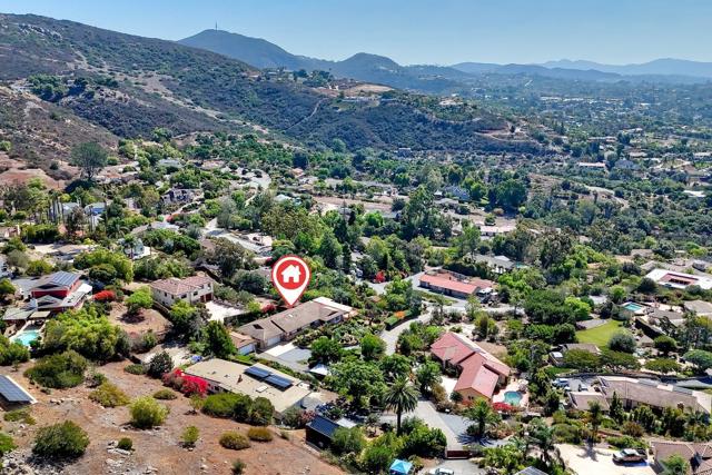 1650 Elevado Road, Vista CA: https://media.crmls.org/mediaz/5844c913-7736-4adc-8363-63dd3108f47f.jpg