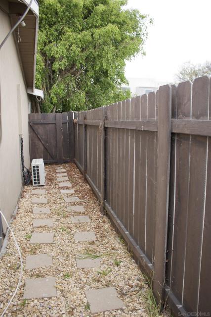 Image 29 of 35 For 4965 Ocean View Blvd