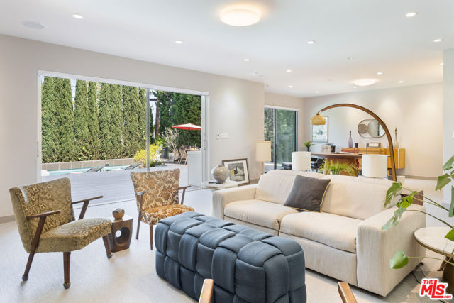1256 Beverly Green Drive, Beverly Hills CA: https://media.crmls.org/mediaz/5844f777-34ca-4613-b84a-874b9e4d16dd.jpg