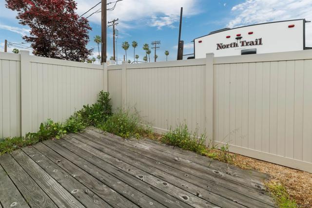 982 E Main St, El Cajon CA: https://media.crmls.org/mediaz/58450e0d-a158-49ff-8d0d-f1813875ae18.jpg