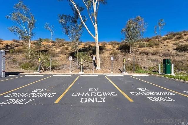 11586 Fury Ln, El Cajon CA: https://media.crmls.org/mediaz/5846b052-65aa-4ad1-bdae-572b8061d256.jpg