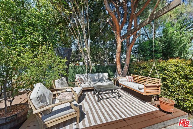 645 N Mc Cadden Place, Los Angeles CA: https://media.crmls.org/mediaz/5847ca4e-1a87-462b-a060-0b9c9f267d3d.jpg