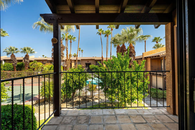 291 E Mel Avenue, Palm Springs CA: https://media.crmls.org/mediaz/58480f8b-ff3a-4e74-a98e-c51126efc1ef.jpg