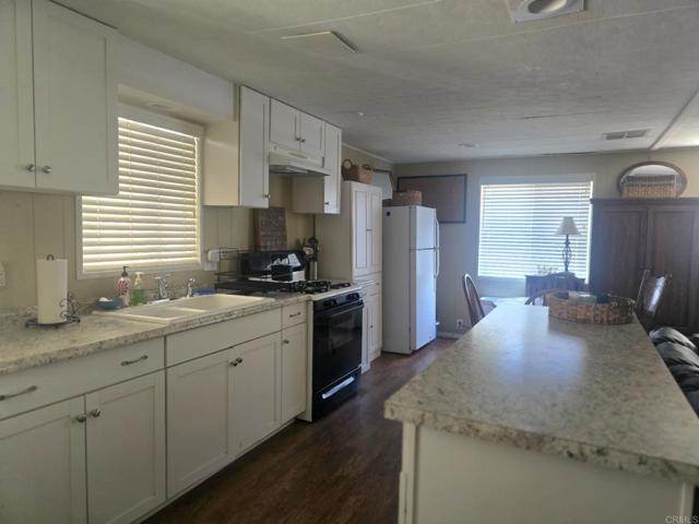 Detail Gallery Image 1 of 37 For 3909 Reche Rd #52,  Fallbrook,  CA 92028 - 2 Beds | 1/1 Baths