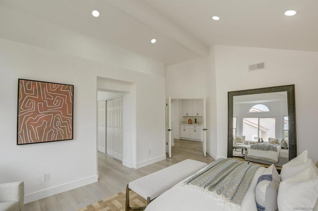 MLS #250025010SD img 23