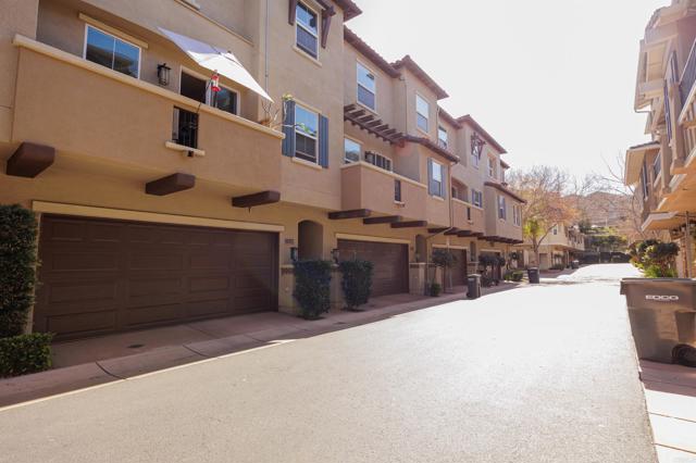 Detail Gallery Image 3 of 24 For 2118 Cosmo Way, San Marcos,  CA 92078 - 2 Beds | 2/1 Baths