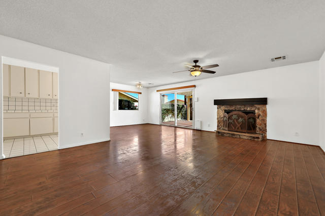 52600 Avenida Herrera, La Quinta CA: https://media.crmls.org/mediaz/5849737f-b6c0-4f4a-91df-f4a89bc454dd.jpg