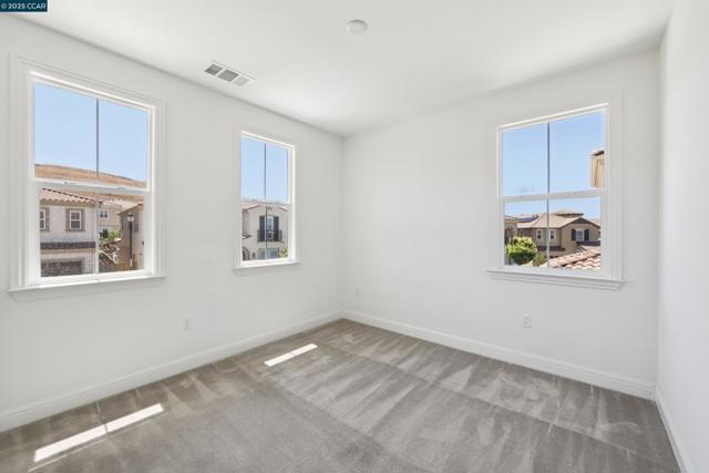 2909 Tulare Hills Dr, Dublin CA: https://media.crmls.org/mediaz/584a1ad6-94af-47c8-815e-6c52431c4a50.jpg