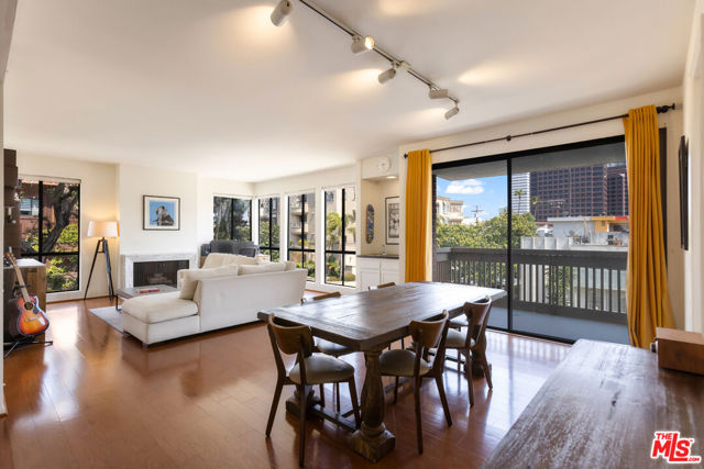 11805 Mayfield Avenue, Los Angeles CA: https://media.crmls.org/mediaz/584a7513-3cc7-44fa-8a38-8fa69b289ec1.jpg