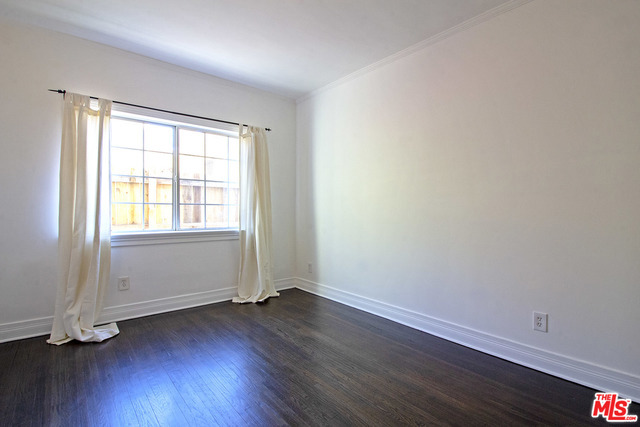 3403 Glenhurst Avenue, Los Angeles CA: https://media.crmls.org/mediaz/584a7c3e-5916-4c69-b6cb-a670cf81b594.jpg