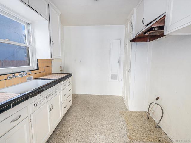 814 816 San Luis Rey Place, San Diego CA: https://media.crmls.org/mediaz/584ac4fd-2f94-4c5a-81cc-759c7461cf71.jpg