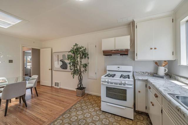 319 Sweeny Street, San Francisco CA: https://media.crmls.org/mediaz/584b6aaf-ae42-4075-9ad6-54c88151ac21.jpg