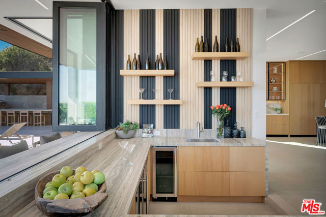 23917 Malibu Road, Malibu CA: https://media.crmls.org/mediaz/584ba1ab-e134-4807-9700-6cc3332bc05c.jpg