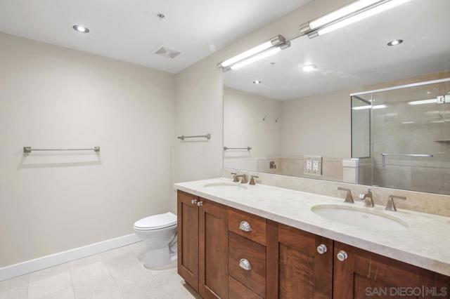 700 W E St, San Diego CA: https://media.crmls.org/mediaz/584be2cf-7947-4ef4-931d-1550b342d3f7.jpg