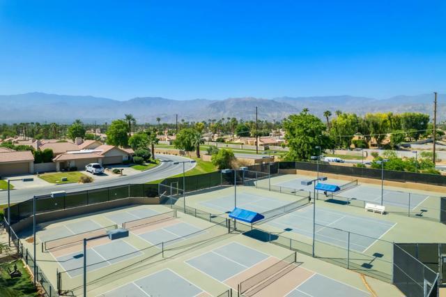 17 Margarita Road, Palm Desert CA: https://media.crmls.org/mediaz/584bee18-2fe0-42fd-97ff-62b35e87f8e4.jpg